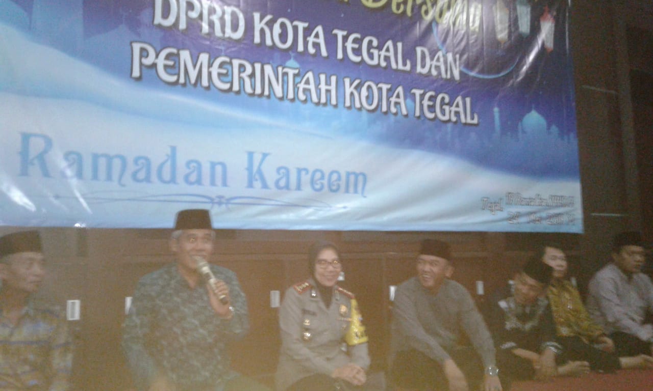 BUKA PUASA BERSAMA DI DPRD KOTA TEGAL BUKA PUASA BERSAMA DI DPRD KOTA TEGAL