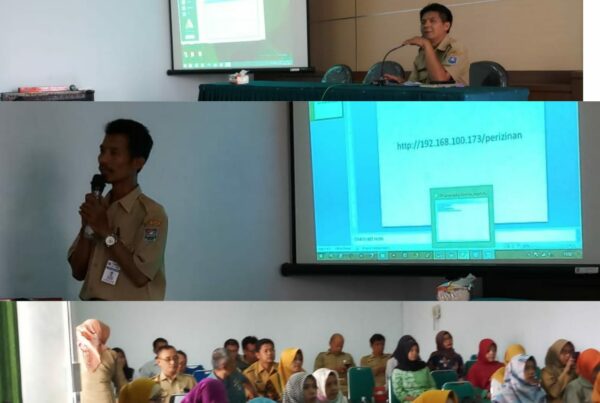 Mengikuti Sosialisasi Pelayanan Perijinan Kesehatan Online