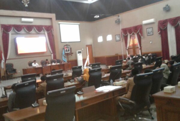 RAPAT PARIPURNA DPRD KOTA TEGAL RAPAT PARIPURNA DPRD KOTA TEGAL