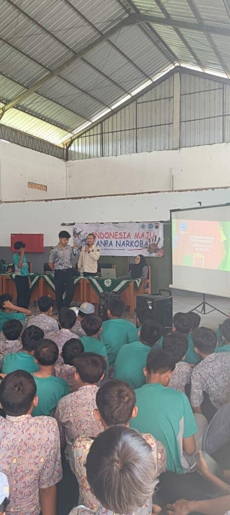BNN Kota Tegal dan Kesbangpol Kab Brebes : Pelajar Muhammadiyah Sehat Tanpa Narkoba BNN Kota Tegal dan Kesbangpol Kab Brebes : Pelajar Muhammadiyah Sehat Tanpa Narkoba