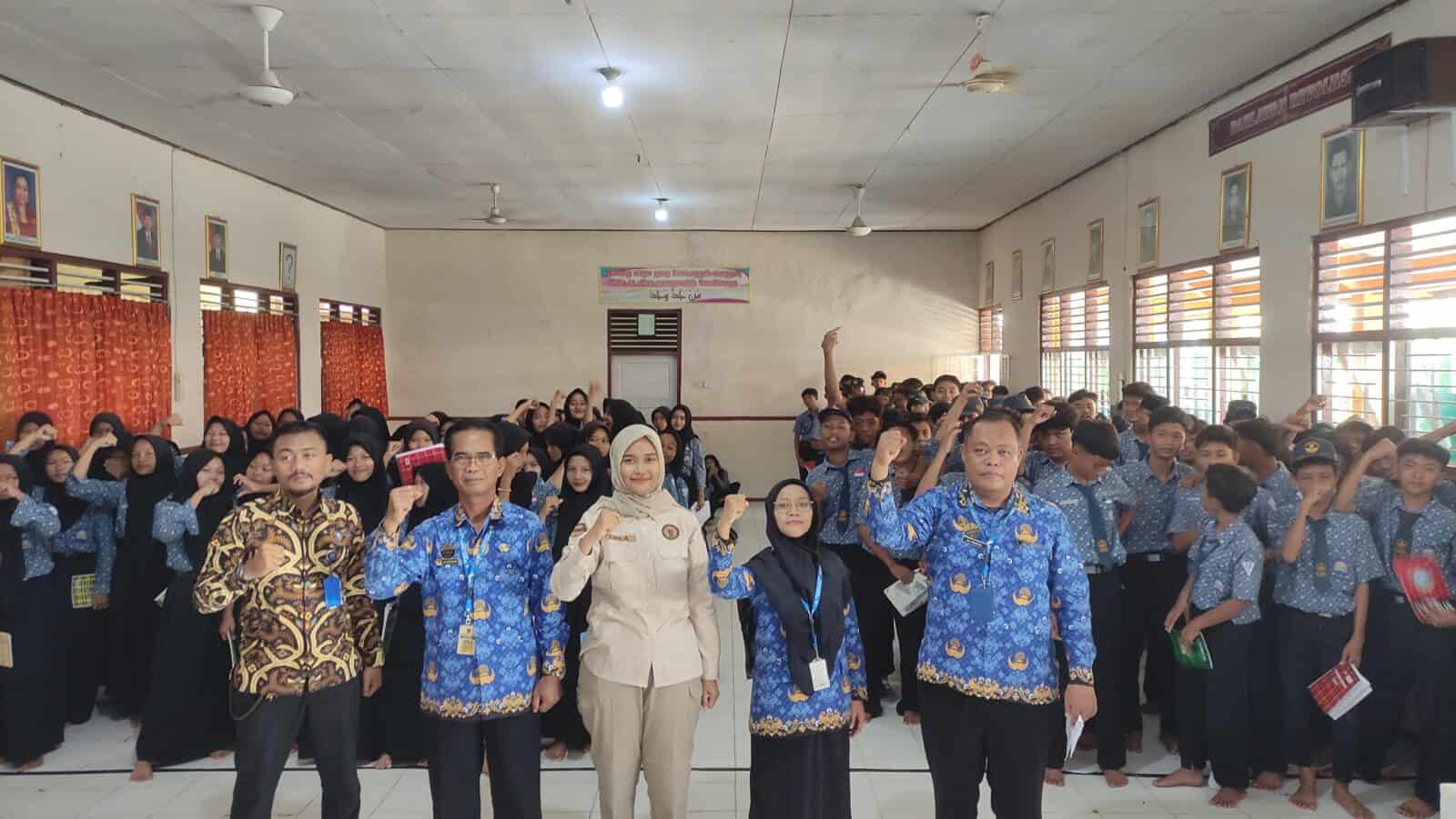 Edukasi BNN Kota Tegal : Ajak Ratusan Pelajar SMP untuk Tingkatkan Imunitas dari Bahaya Narkoba. Edukasi BNN Kota Tegal : Ajak Ratusan Pelajar SMP untuk Tingkatkan Imunitas dari Bahaya Narkoba.