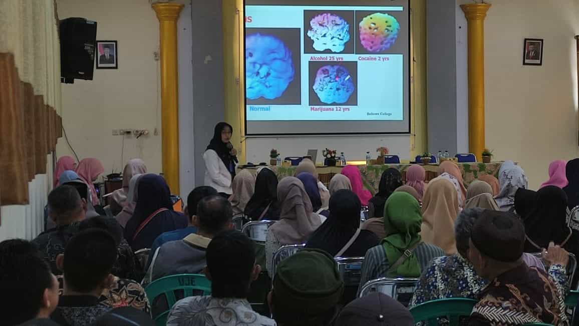Penyuluhan Narkoba: Membangun Kesadaran Orangtua Penyuluhan Narkoba: Membangun Kesadaran Orangtua
