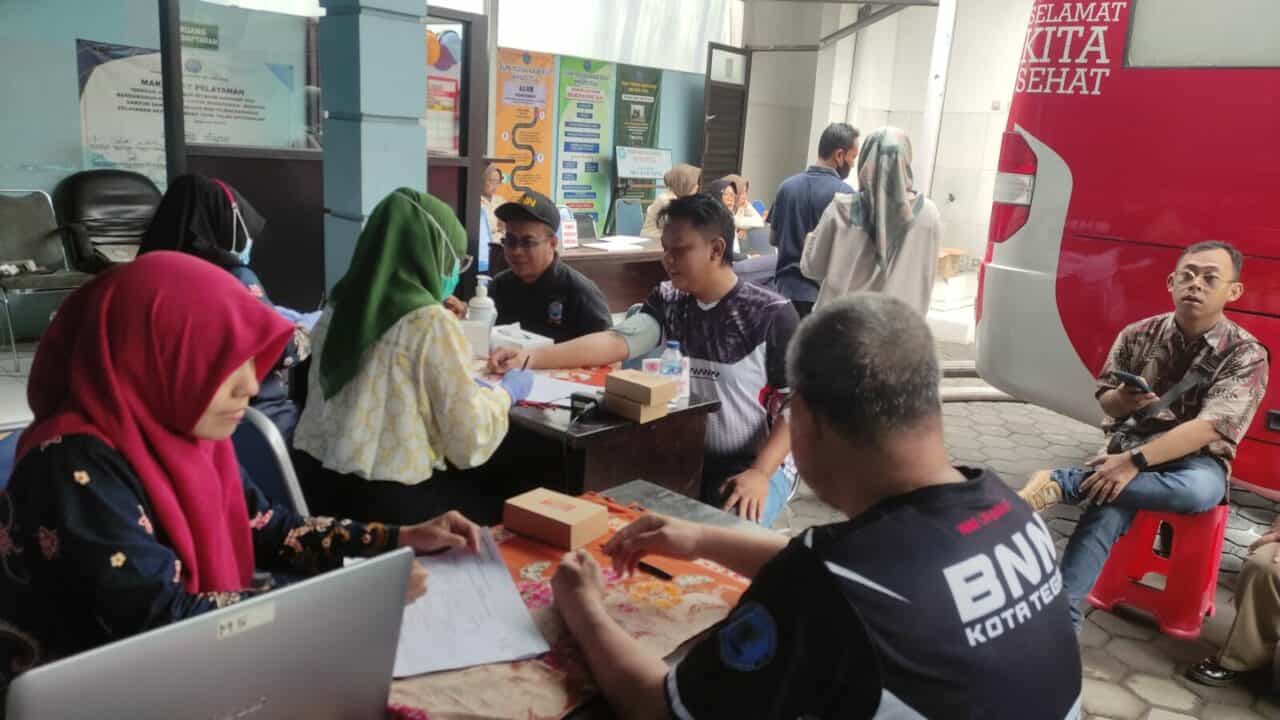 Semarak HUT KORPRI, BNN Kota Tegal dan PMI Gelar Kegiatan Donor Darah Semarak HUT KORPRI, BNN Kota Tegal dan PMI Gelar Kegiatan Donor Darah