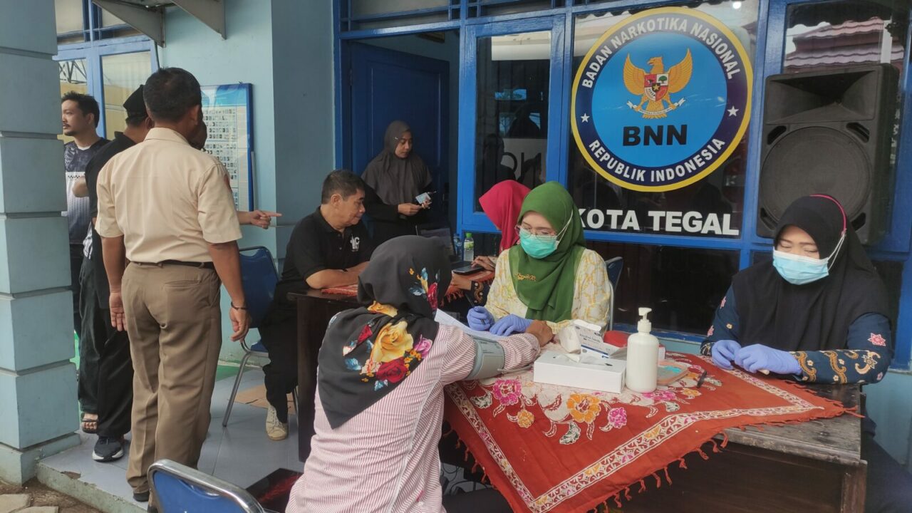 Semarak HUT KORPRI, BNN Kota Tegal dan PMI Gelar Kegiatan Donor Darah Semarak HUT KORPRI, BNN Kota Tegal dan PMI Gelar Kegiatan Donor Darah